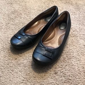 Women’s flats